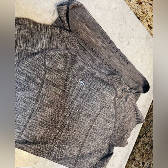 Lululemon Swiftly Tech Short-Sleeve Shirt Size 10 Gray - Picture 4 of 5